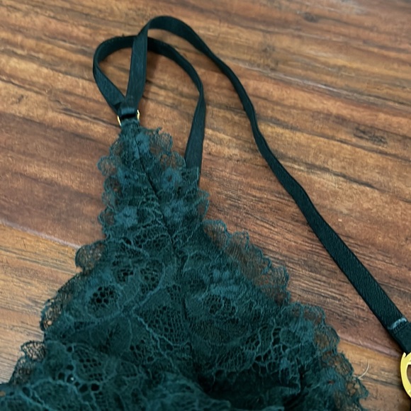 - Victoria’s Secret Plunge Strappy Lace Teddy One Piece Bodysuit- size lar… - Picture 5 of 16